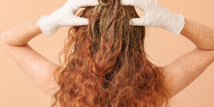 Trendige Haarfärbetechniken mit Henna für einzigartige Looks