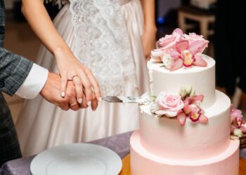 Tipps für eine gelungene Hochzeitsplanung: Von der Location bis zur Hochzeitstorte