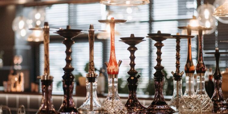 Einweg Shisha vs. traditionelle Shisha: Ein Kosten- und Qualitätsvergleich