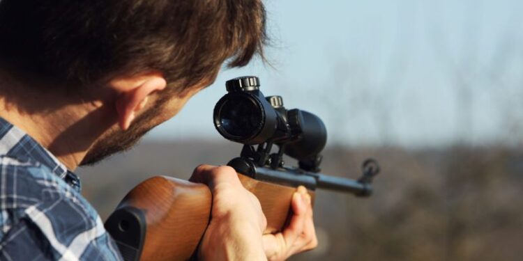 Sichere Aufbewahrung von Schusswaffen: Tipps für Jäger und Sportschützen