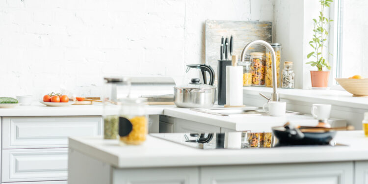 Ordnung in der Küche: Clevere Aufbewahrungsideen mit Teedosen