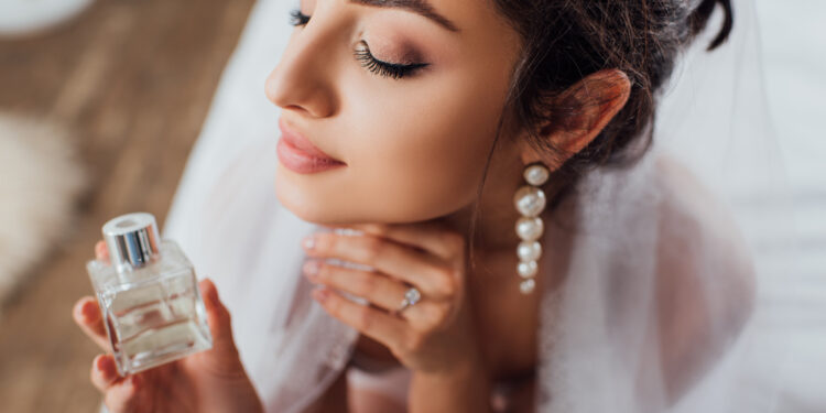 Die Kunst des Layerings: Wie Düfte kombiniert werden, um einen individuellen Signature-Duft zu kreieren