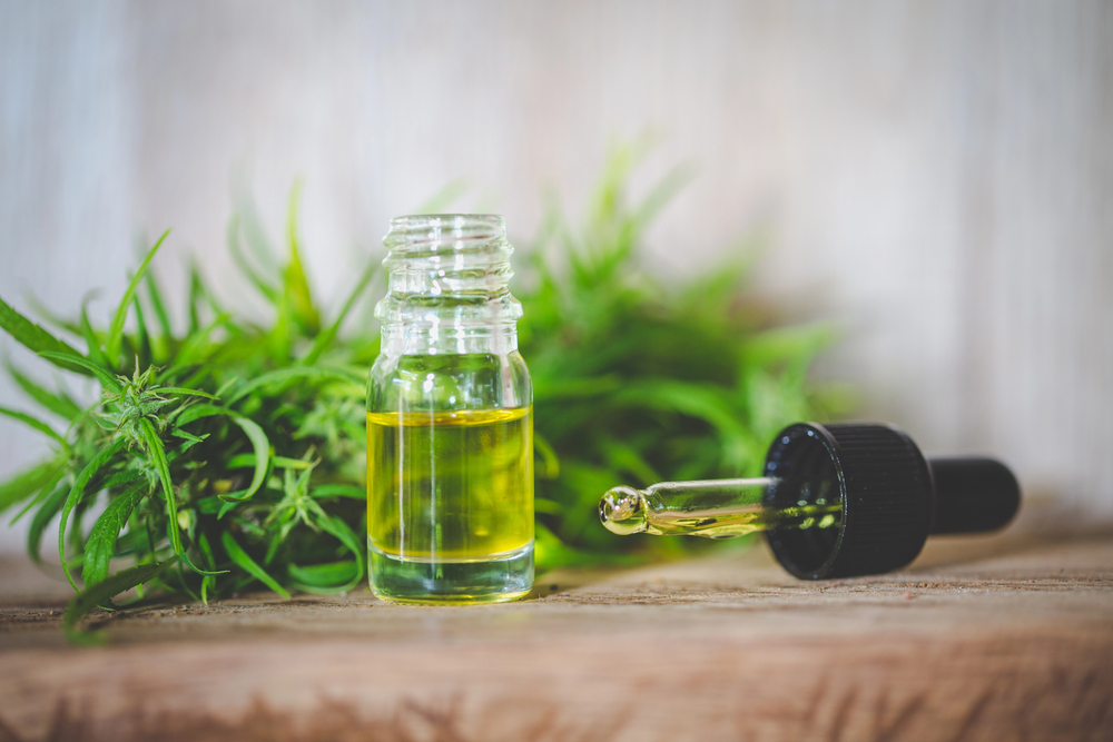CBD-Öl bei Hautproblemen: Einsatzmöglichkeiten bei Akne, Neurodermitis und entzündlichen Prozessen