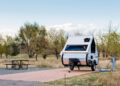 Camping mit Zeltanhänger von der Fahrt bis zum Aufbau